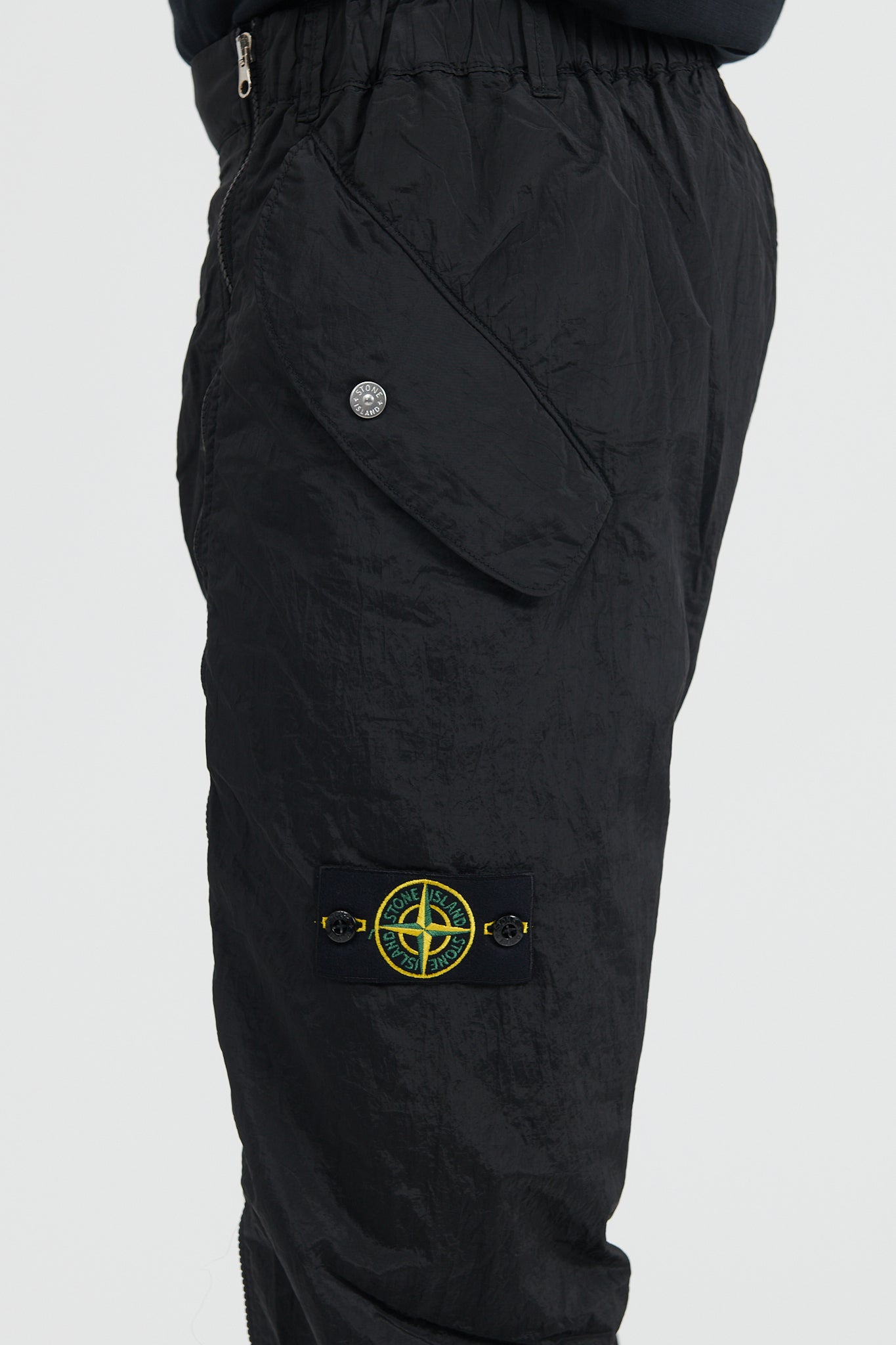 31619 Nylon Metal in Econyl Cargo Pants - Black